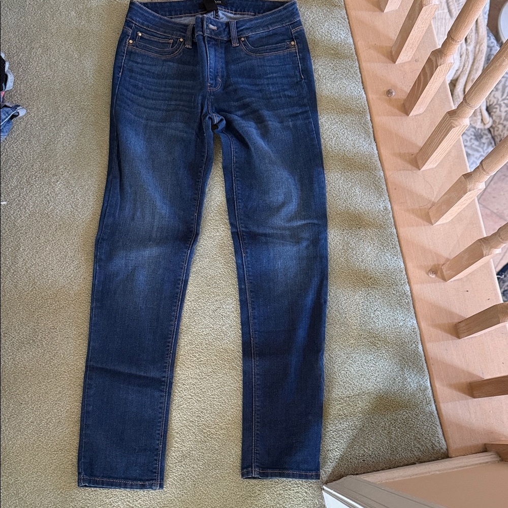 White House Black Market Slim Leg Size 2 Regular
